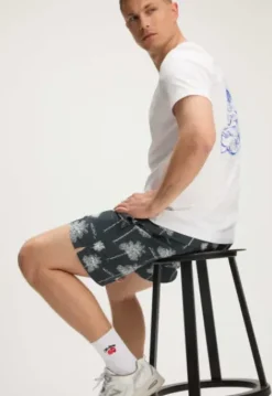 Hot Manos T-shirt T-shirts