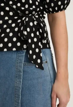 Best Maritza T-shirt T-shirts & Tops