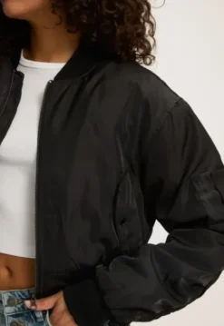 Online Meggy Jas Jassen