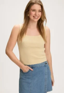 Merche Top T-shirts & Tops