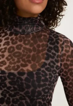 New Meredith Longsleeve T-shirts & Tops